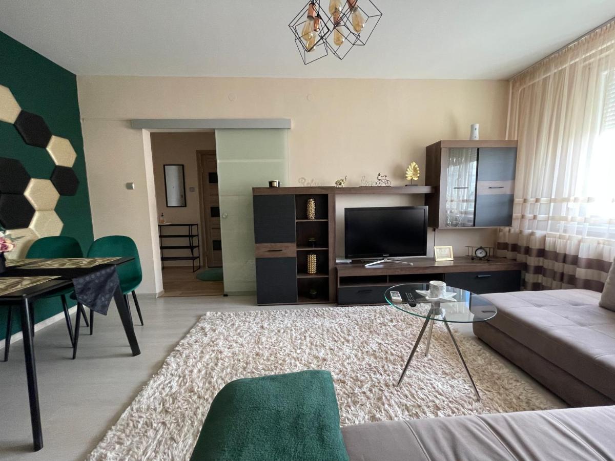 Bella Apartman Debrecen Extérieur photo